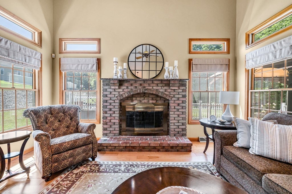 185 Clearwater Cir, Ludlow, MA Photo #7