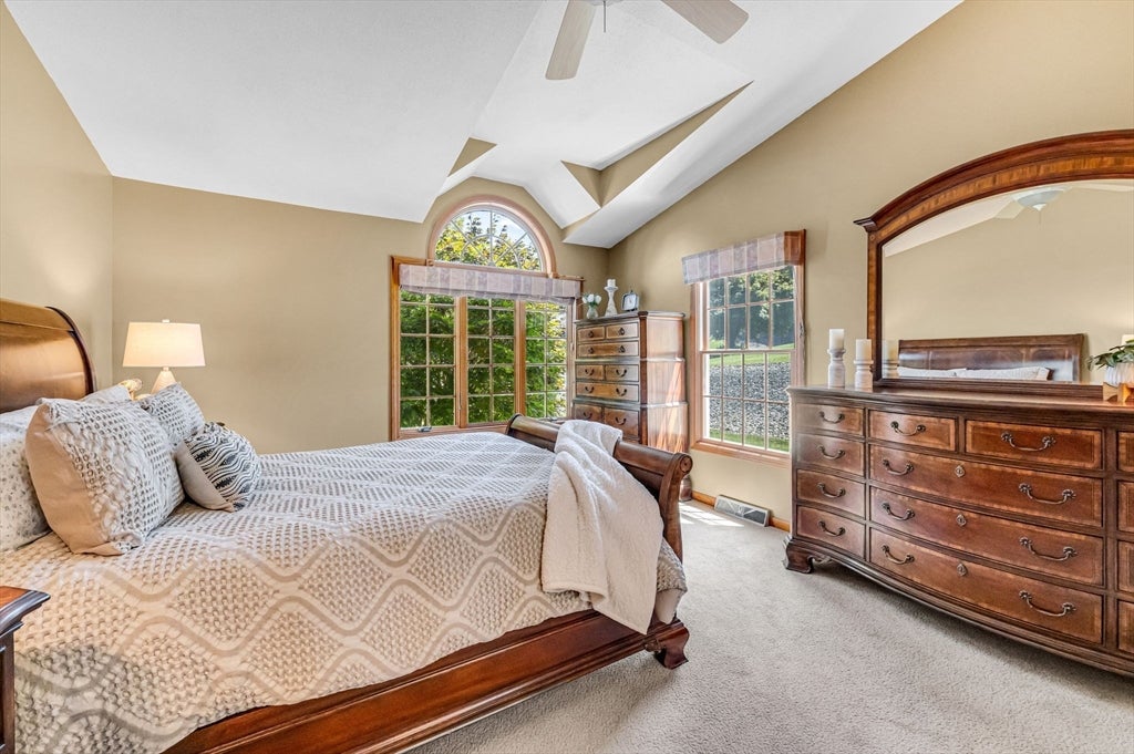 185 Clearwater Cir, Ludlow, MA Photo #17