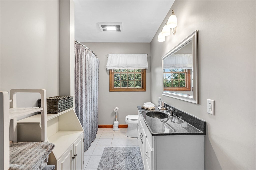 185 Clearwater Cir, Ludlow, MA Photo #25