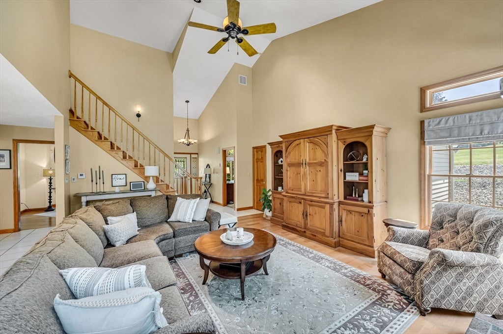 185 Clearwater Cir, Ludlow, MA Photo #6