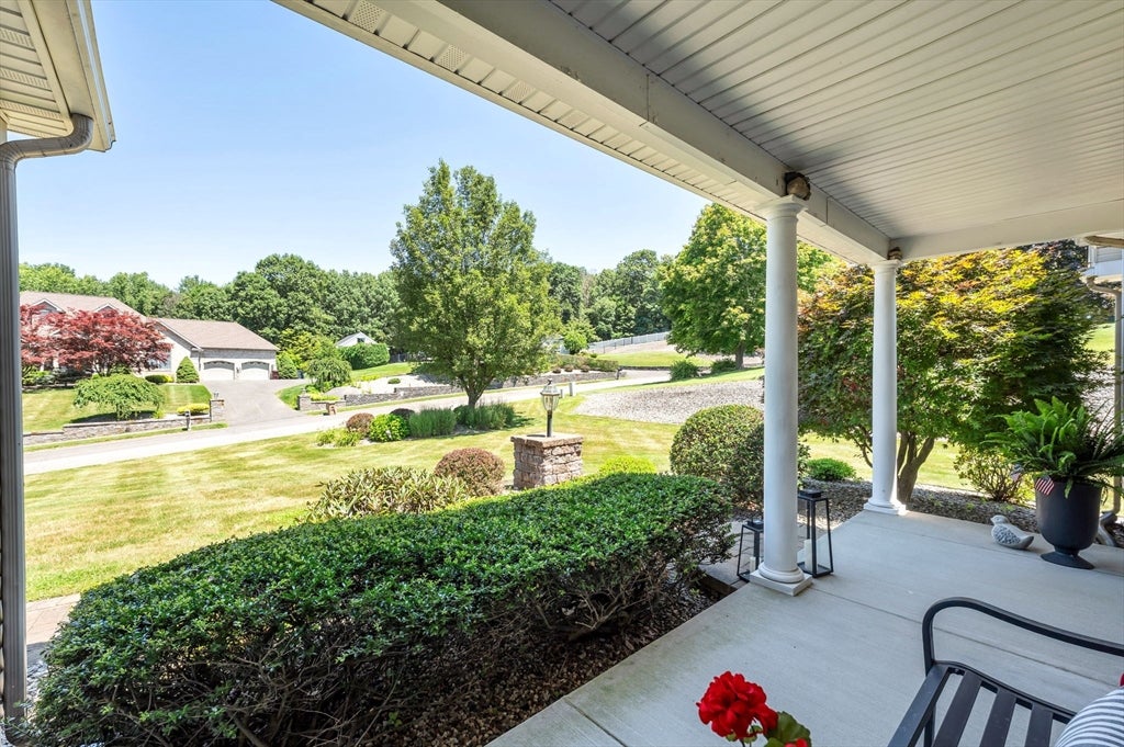 185 Clearwater Cir, Ludlow, MA Photo #39