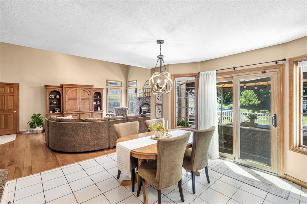 185 Clearwater Cir, Ludlow, MA Photo #13