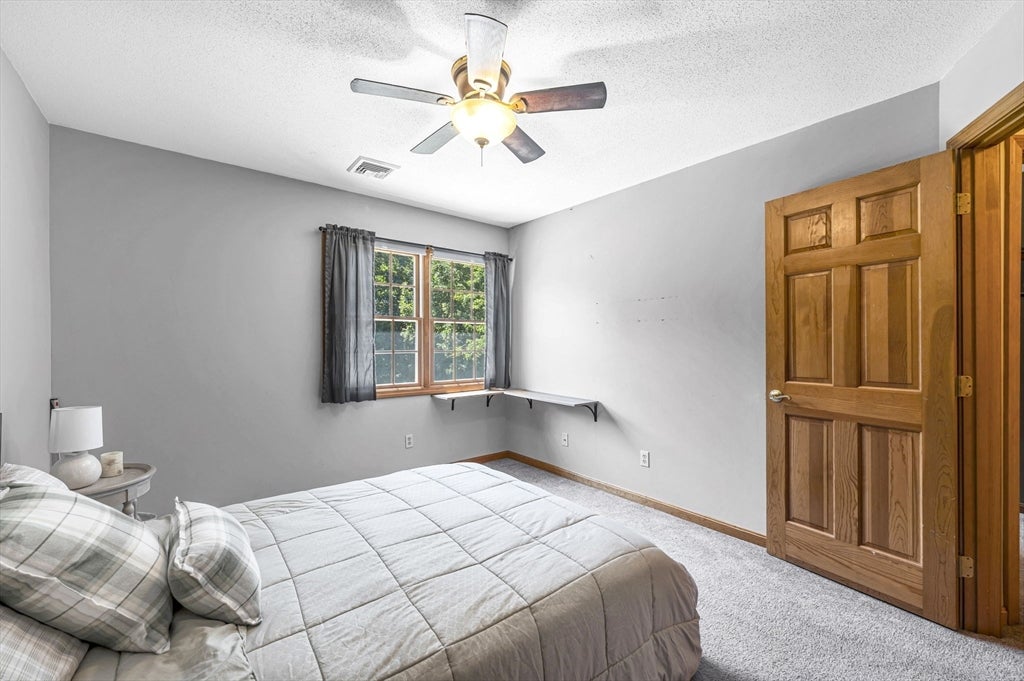 185 Clearwater Cir, Ludlow, MA Photo #22