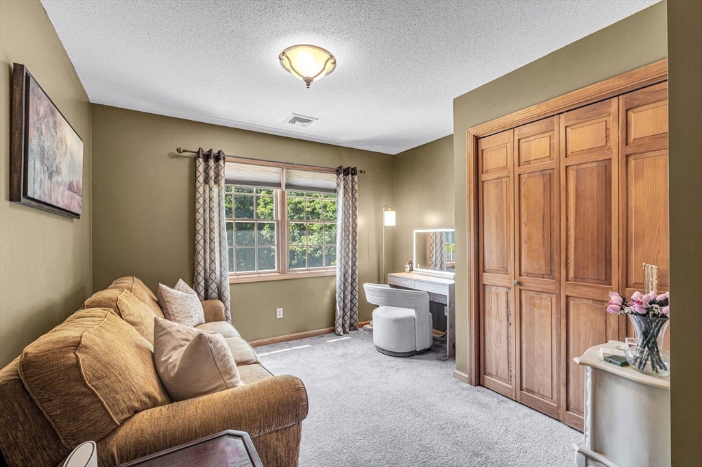 185 Clearwater Cir, Ludlow, MA Photo #23