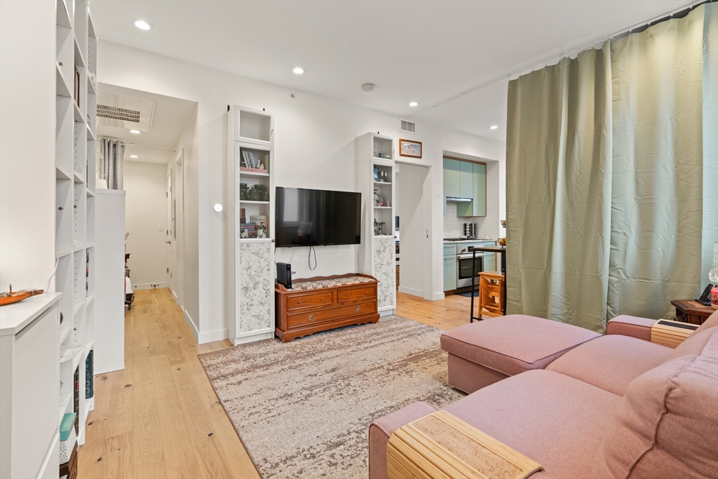 132 Terrace St 6