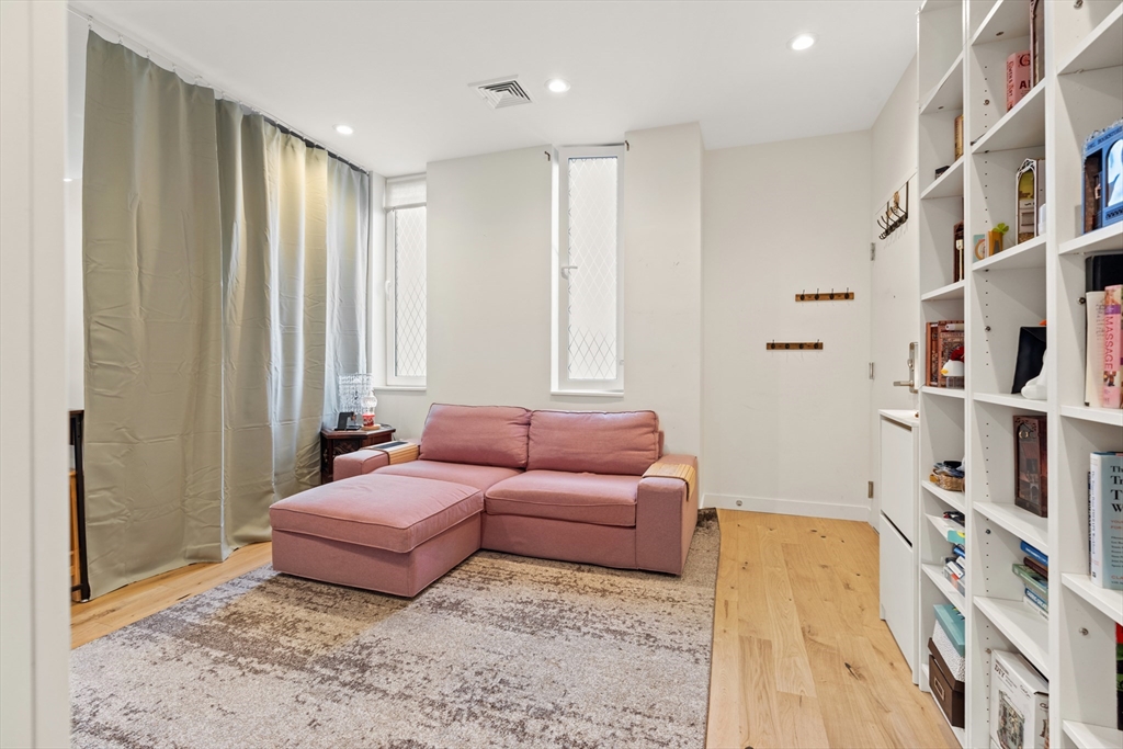 132 Terrace St 6