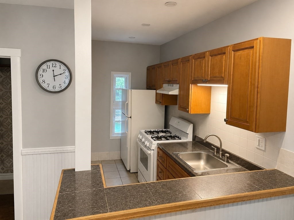 40 Kelvin St #1, Everett, MA Photo #2