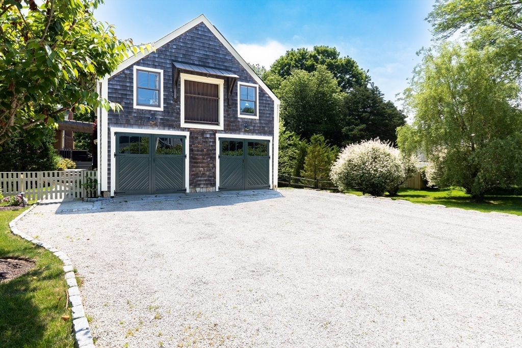 24 Pine Island Rd