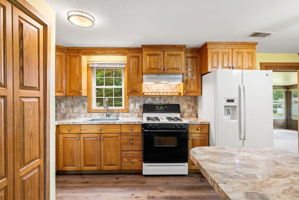 26 Cromesett Road, Wareham, MA, 26 Cromesett Road, Wareham, MA Photo #18