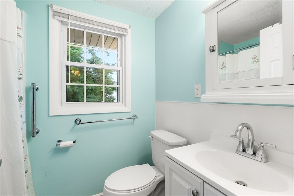 26 Cromesett Road, Wareham, MA, 26 Cromesett Road, Wareham, MA Photo #38