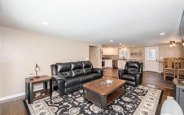 Kingston, New Hampshire 03848, United States, 3 Bedrooms Bedrooms, ,2 BathroomsBathrooms,Residential,Active,176759