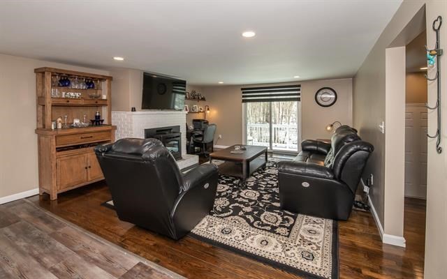25 Bartlett St