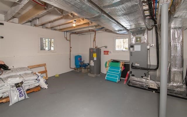 Kingston, New Hampshire 03848, United States, 3 Bedrooms Bedrooms, ,2 BathroomsBathrooms,Residential,Active,176759