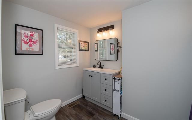 Kingston, New Hampshire 03848, United States, 3 Bedrooms Bedrooms, ,2 BathroomsBathrooms,Residential,Active,176759