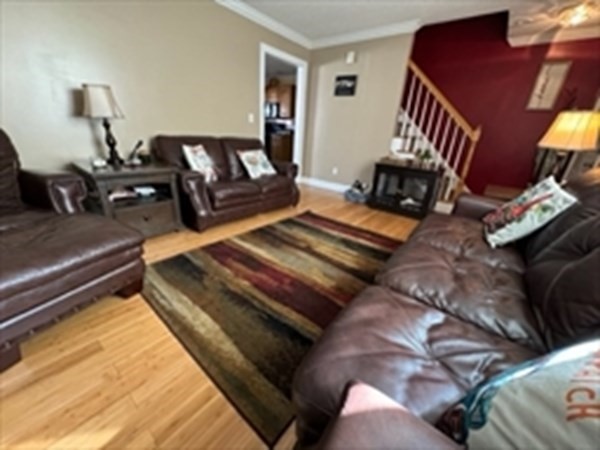 37 Champlain Ave