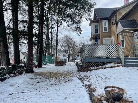 51 Church St Ware MA 01082