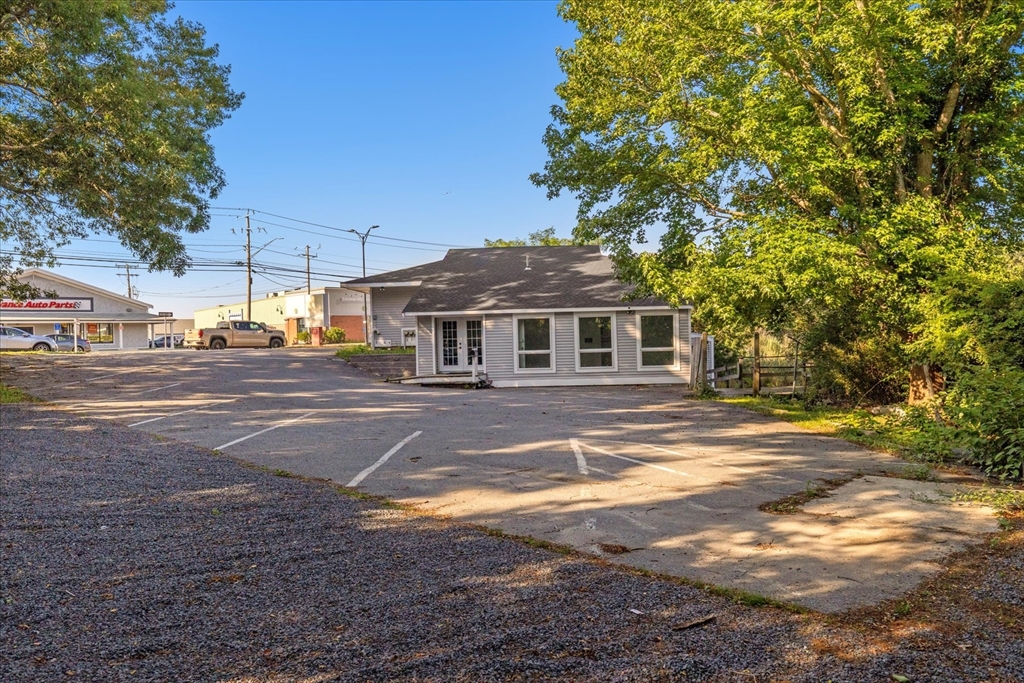 307 Falmouth Rd