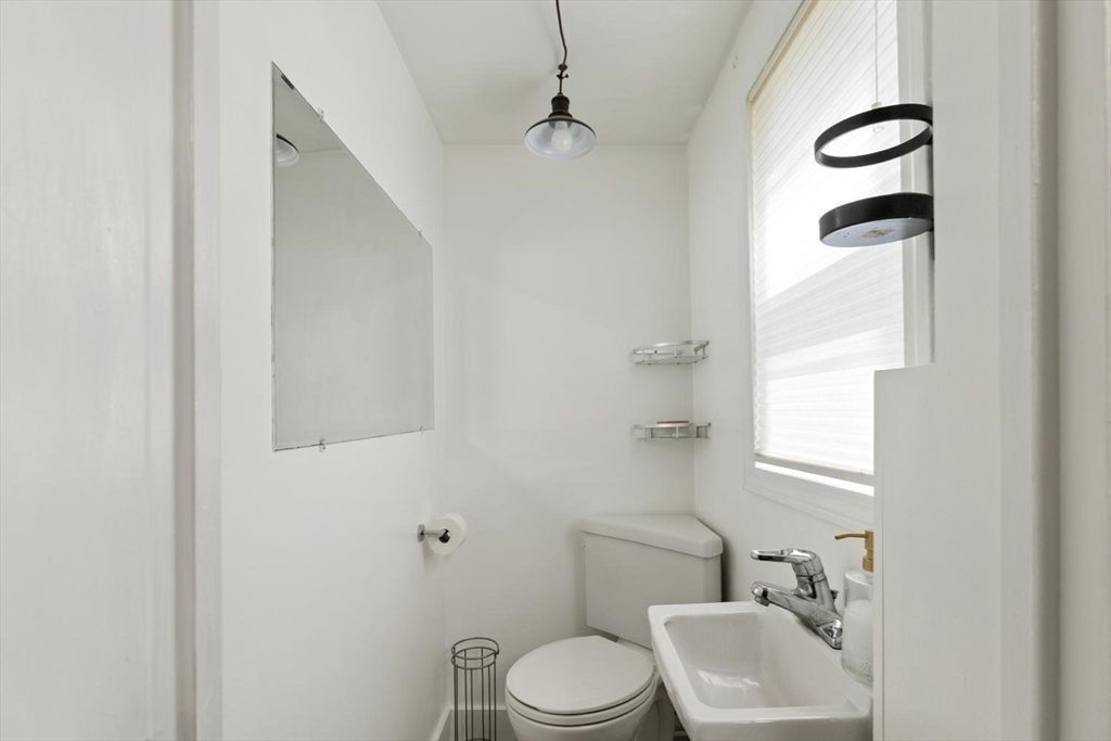 7 Lawrence St #B, Beverly, MA, 7 Lawrence St #B, Beverly, MA Photo #15