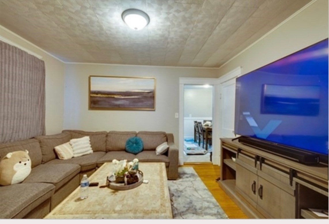1085 Main St #1, Waltham, MA Photo #2
