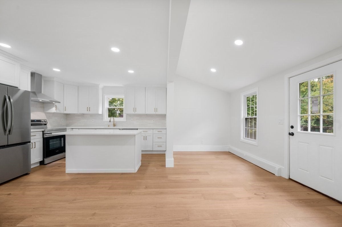 1020 Russell Rd, Westfield, MA, 1020 Russell Rd, Westfield, MA Photo #9
