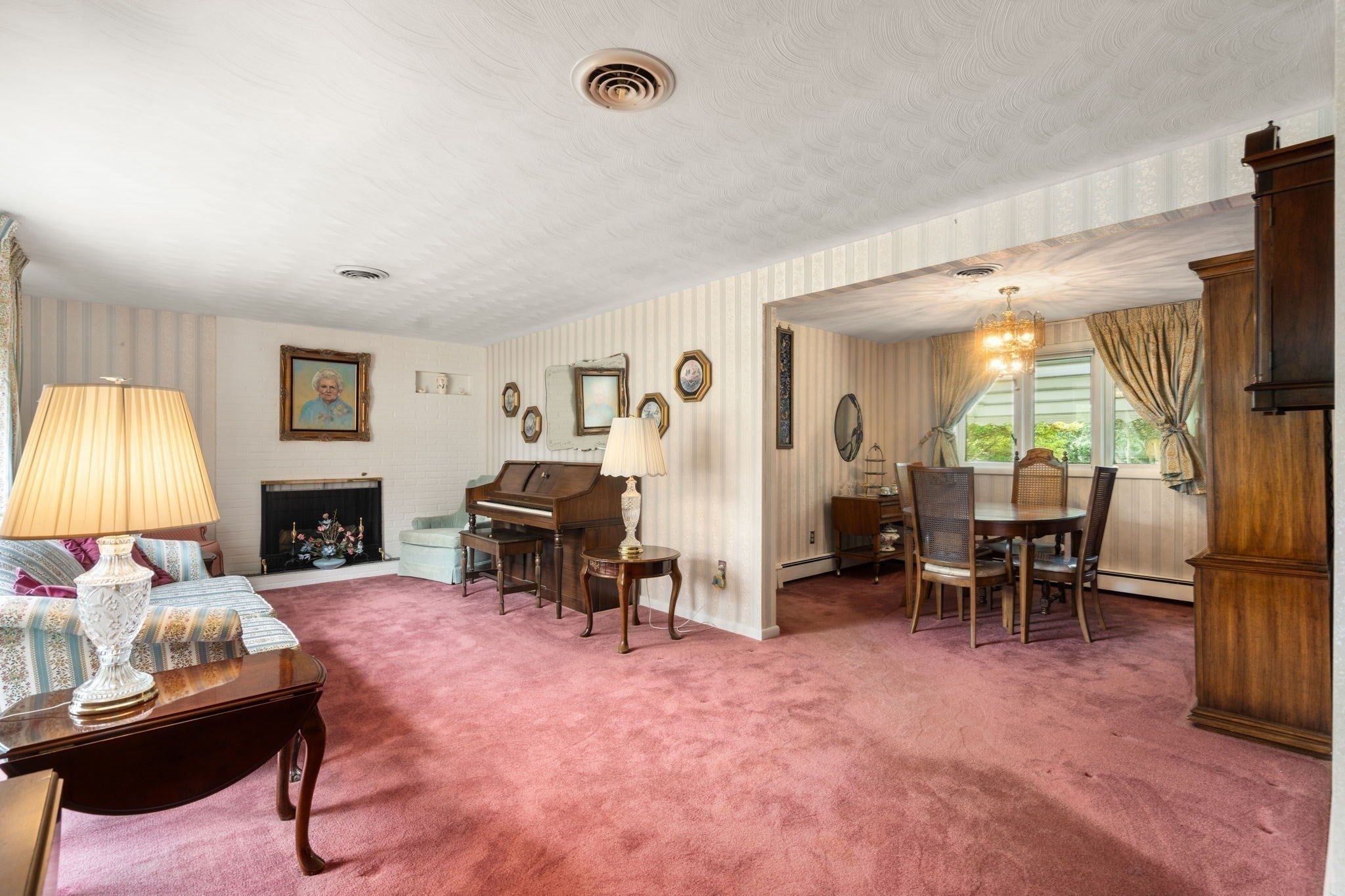 31 Brookdale Road, Natick, MA Photo #3