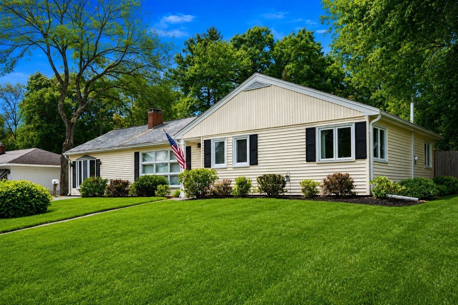 31 Brookdale Road, Natick, MA Photo #2