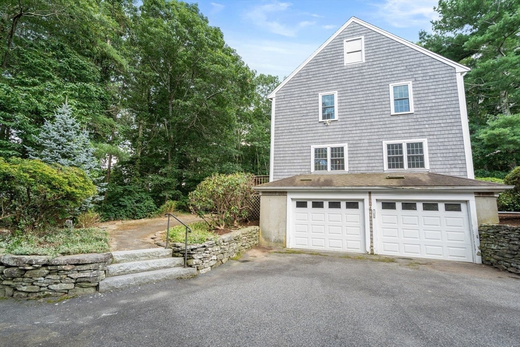 9 Moritz Rd.