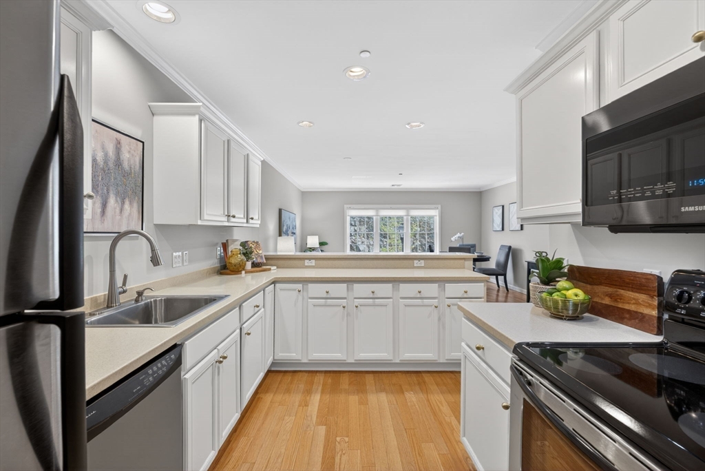 974 Main St 23