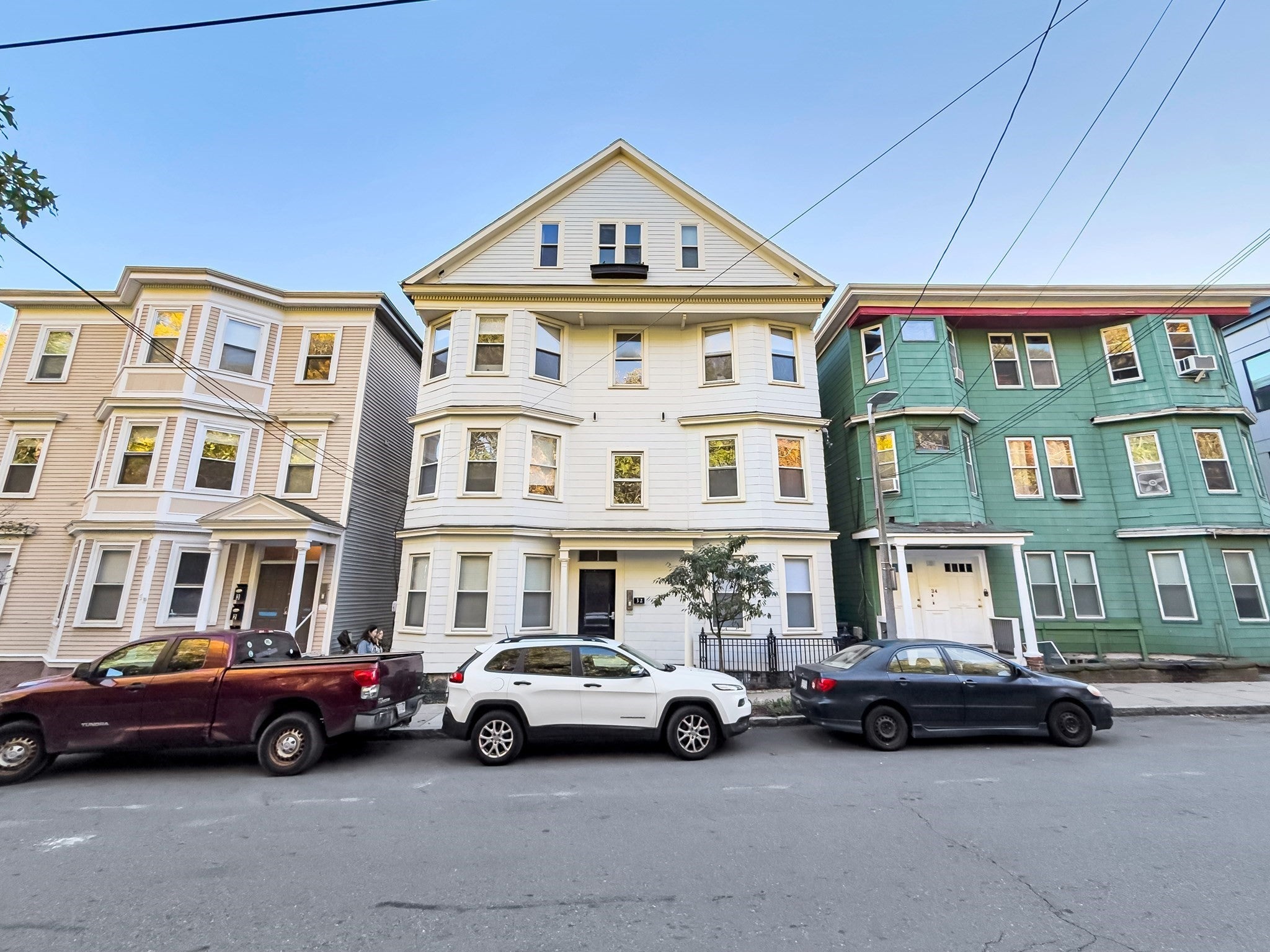 Click for 32 Fisher Ave #2, Boston, MA slideshow