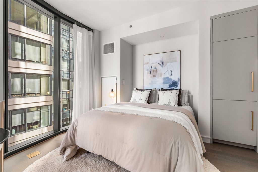 55 Lagrange St 1201