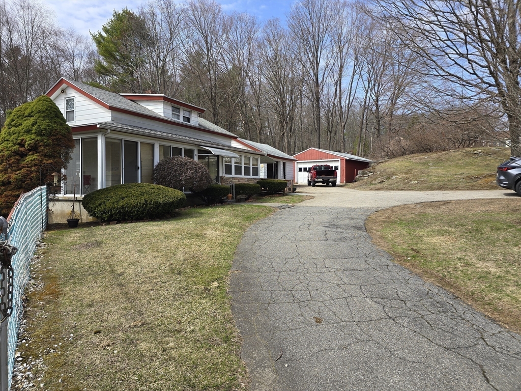 205 Hardwick Rd
