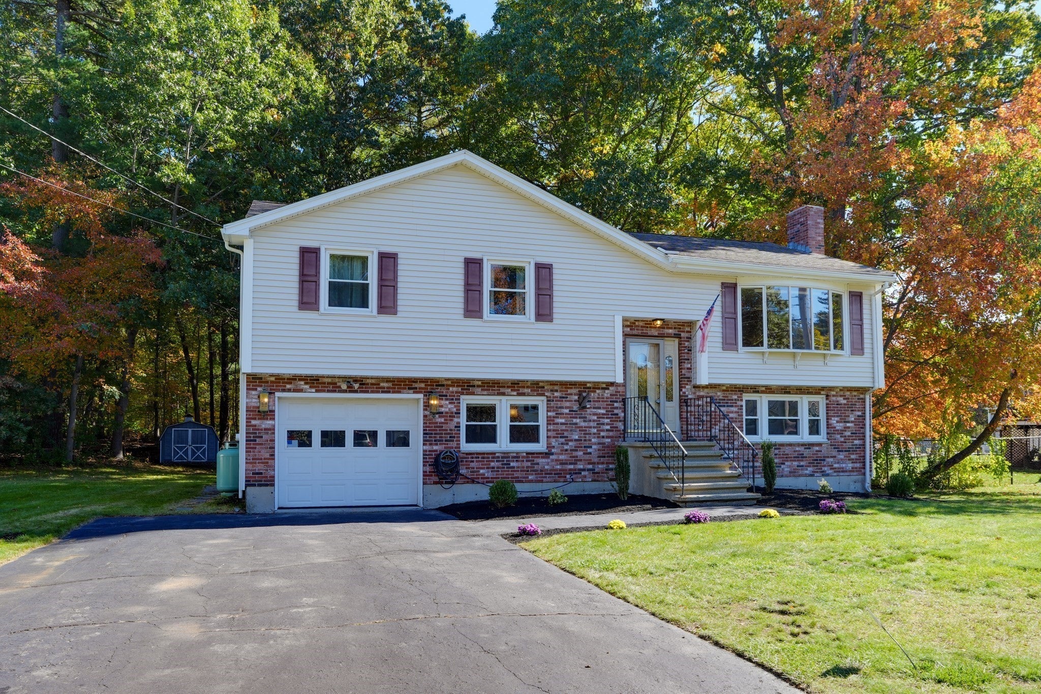 4 Goodwin Dr, Burlington, MA, 4 Goodwin Dr, Burlington, MA Photo #2