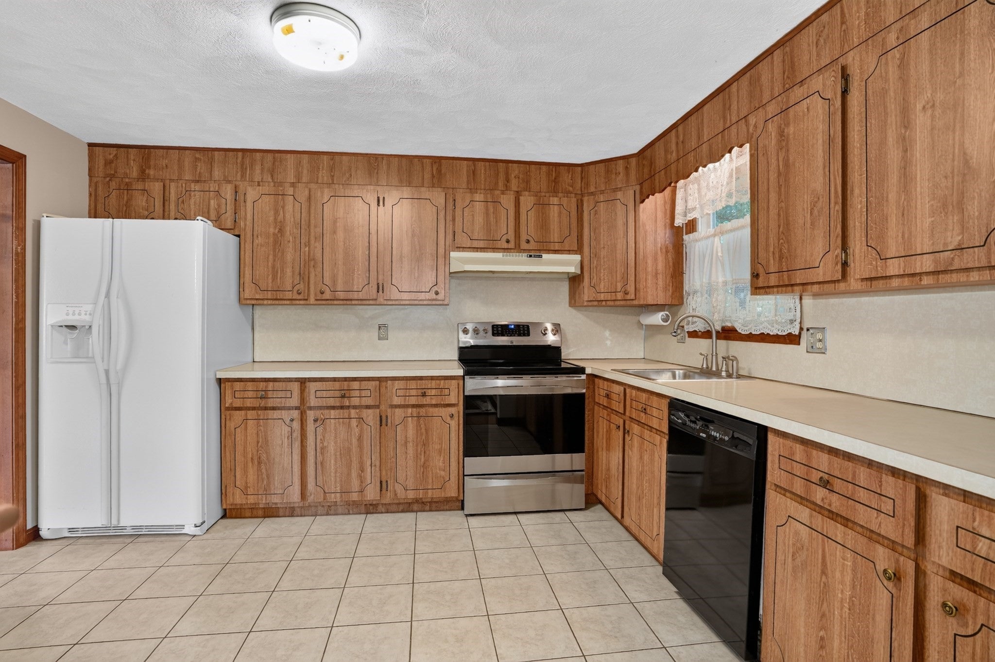 4 Goodwin Dr, Burlington, MA, 4 Goodwin Dr, Burlington, MA Photo #11