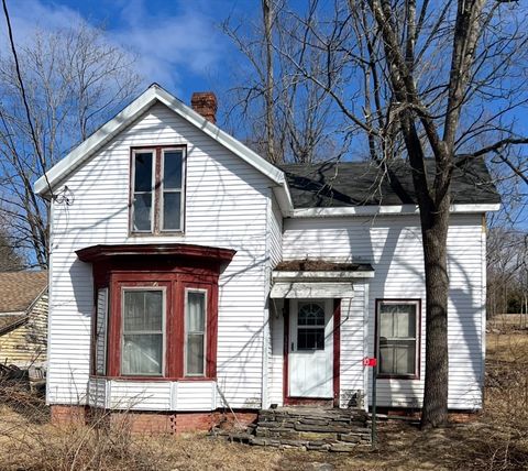 Photo of 10 Green St, Brookfield, MA 01506 (MLS # 73445239)
