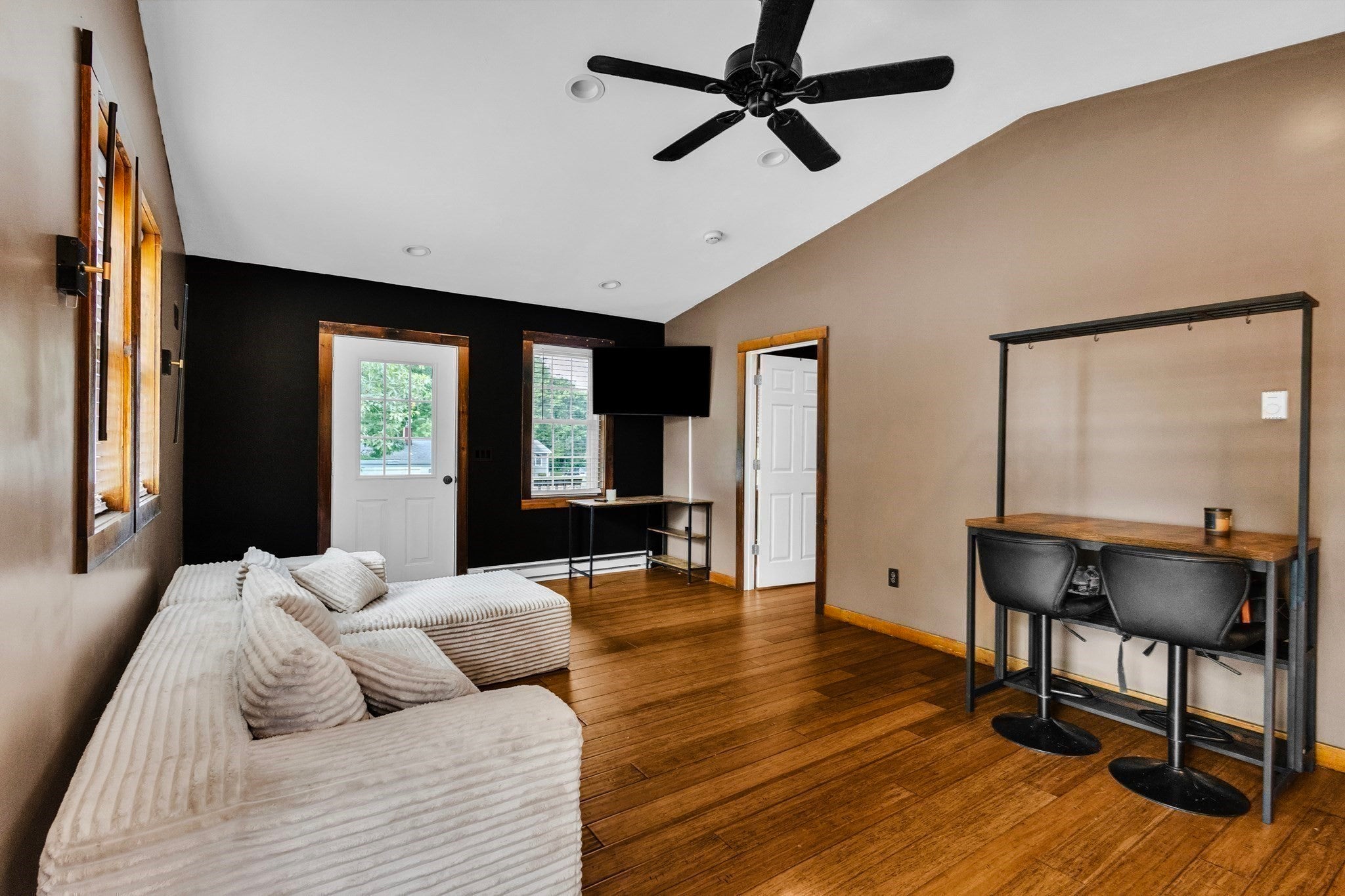 6-6A Pitcairn Ave, Leicester, MA, 6-6A Pitcairn Ave, Leicester, MA Photo #9