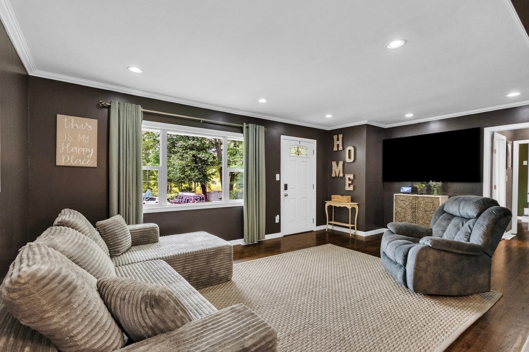 6-6A Pitcairn Ave
