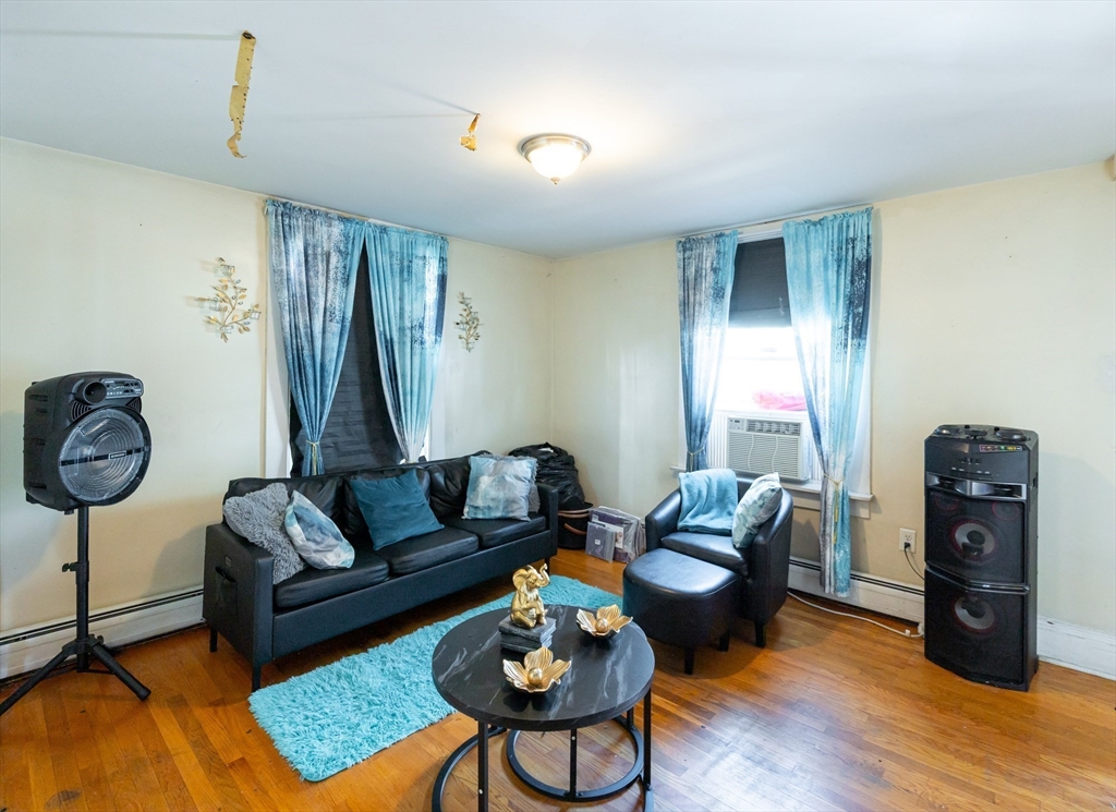206-208 Willow St