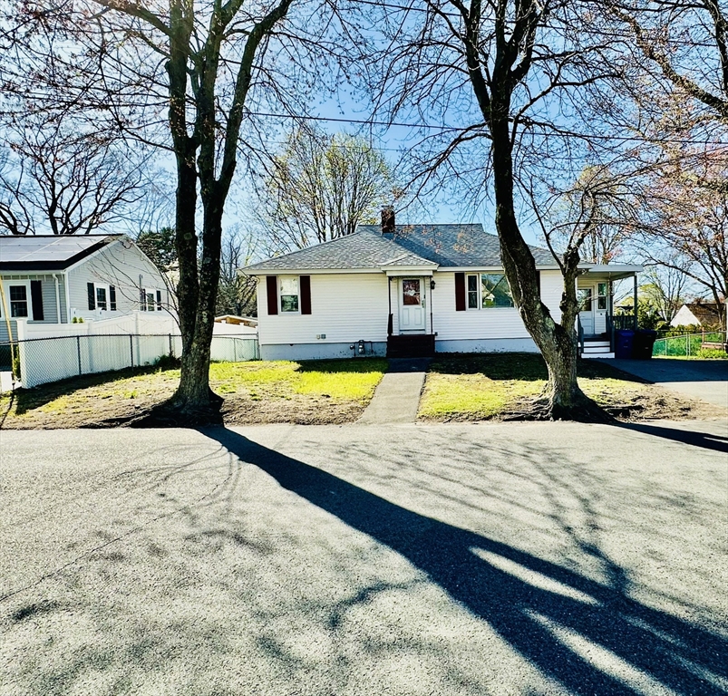 18 Cabot Rd
