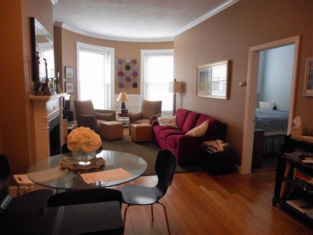 922 Beacon Street 13