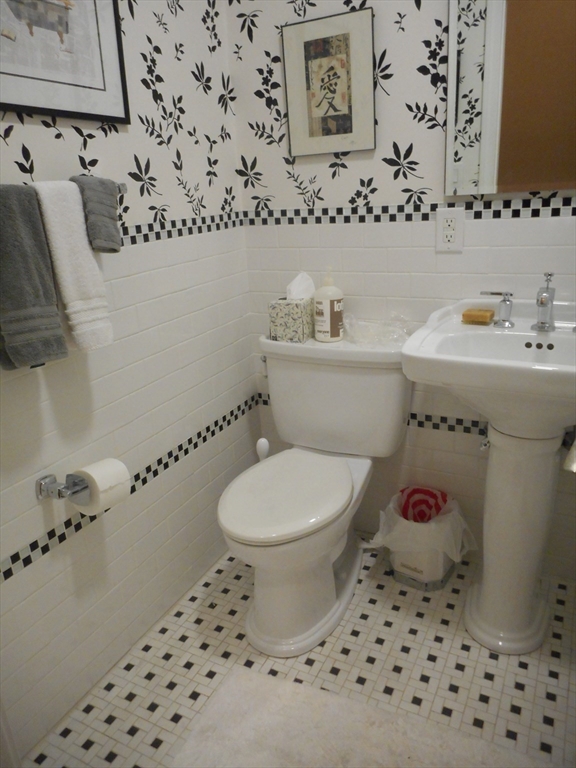 922 Beacon Street 13