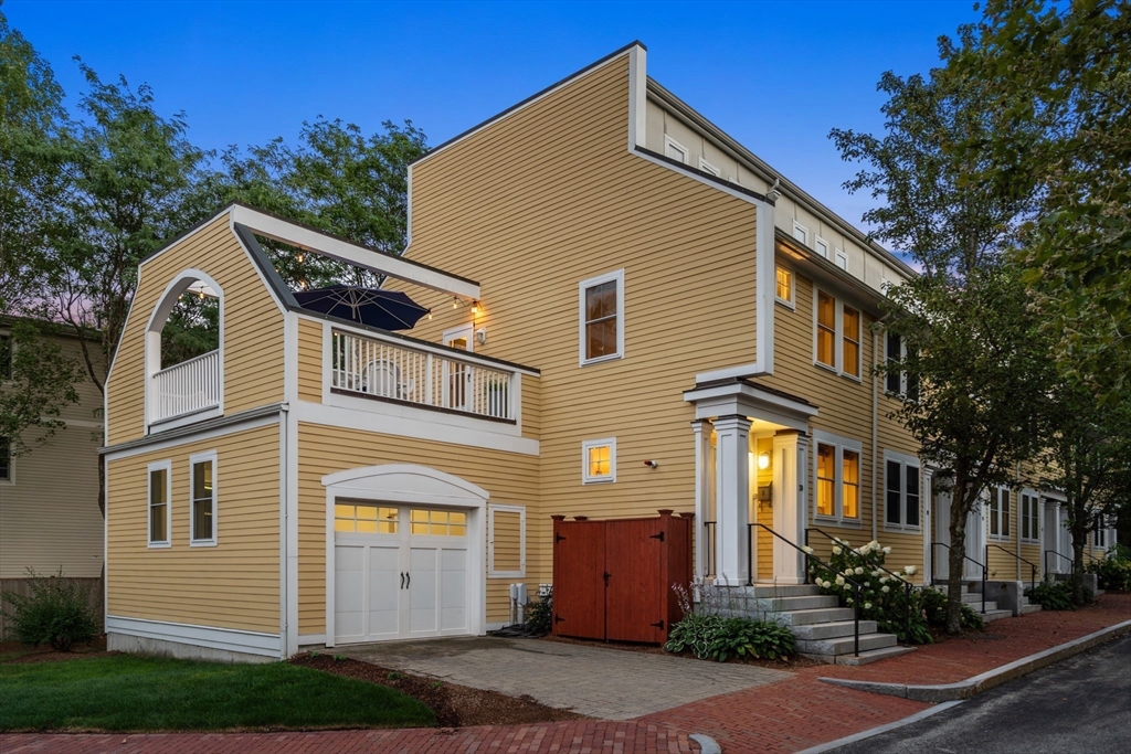 129 Merrimac St 20