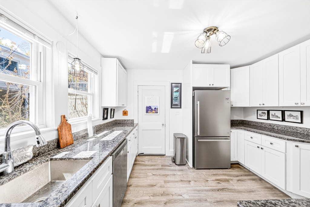 48 Edgecliff Rd #1, Watertown, MA Photo #9