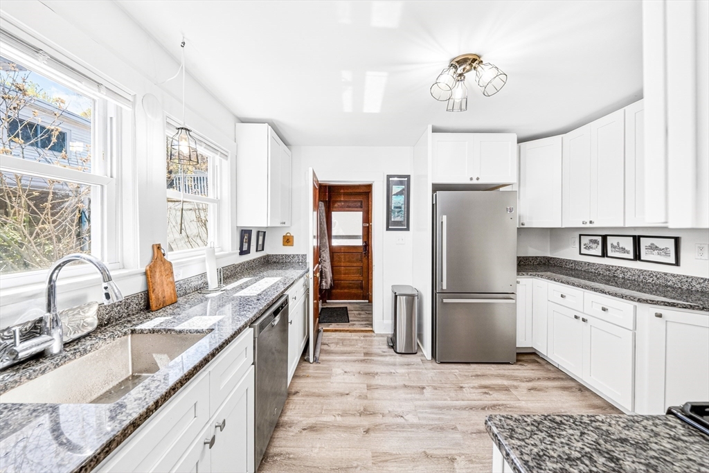 48 Edgecliff Rd #1, Watertown, MA Photo #7