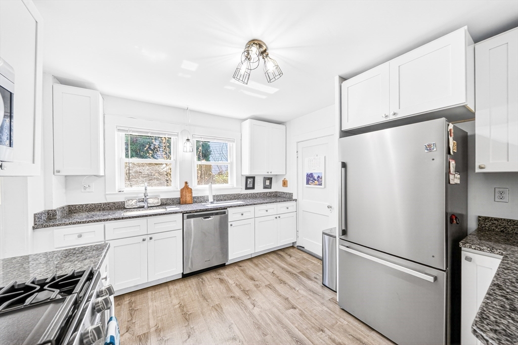 48 Edgecliff Rd #1, Watertown, MA Photo #11
