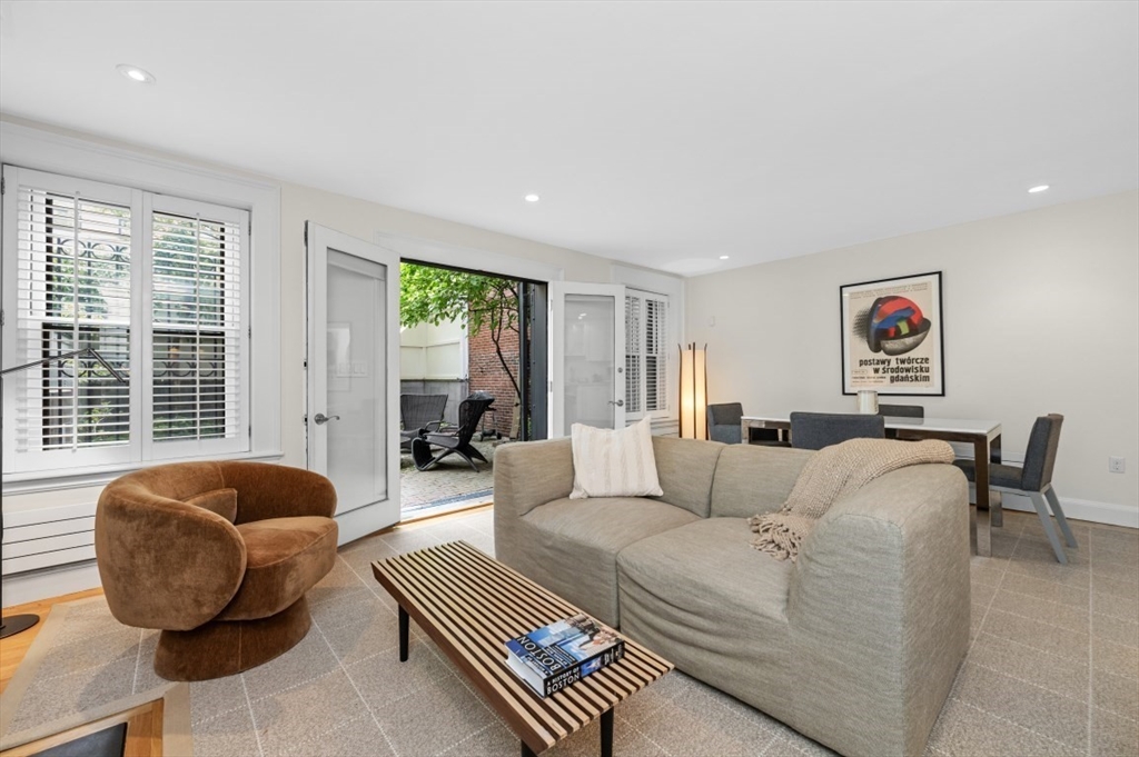 342 Marlborough St 1