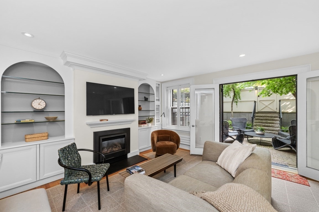 342 Marlborough St 1