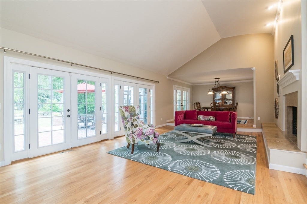 42 Elizabeth Cir