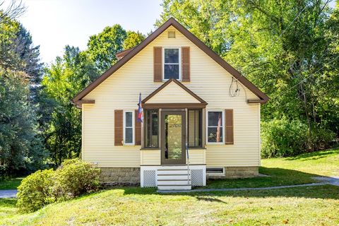 29 West St Lunenburg MA 01462