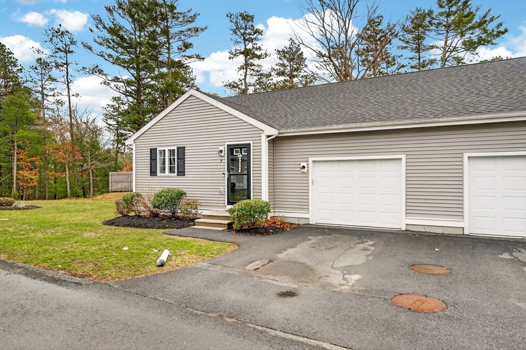 7 Spring Ave -