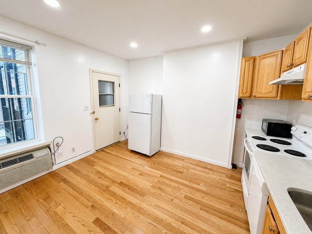 74 Tyler St C